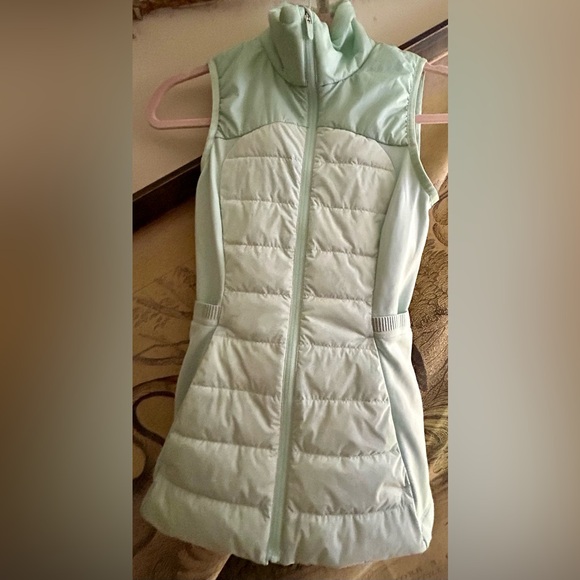 Lululemon Down For It All Running Vest Mint Green SZ 2 Excellent Condition - Picture 2 of 12